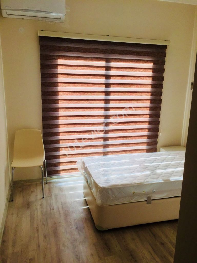 Girne Merkezde 2+1-80 m2 Kiralık Daire!!! Ana Caddeye Sıfır,Alışveriş Merkezlerine ve Servis Güzergahına 10 dk. Yürüme Mesafesinde!!!! İletişim : Ömür Onur - 0533 820 25 98 - 0533 826 53