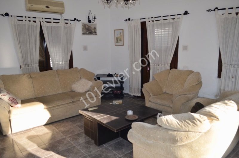 3 bedroom detached house with a sea view!!! Ready Title. 