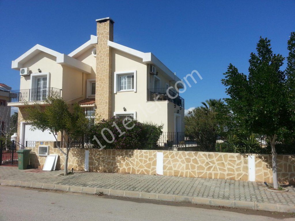 DENIZ MANZARALI, HAVUZLU 3+1 VILLA