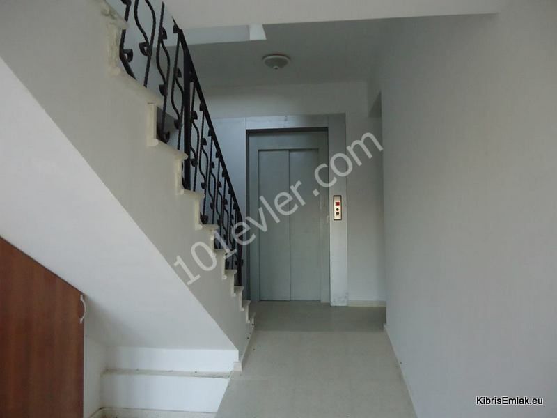 BARGAIN 1 bedroom ready apartment, close to Sea, shops, etc, communal pool. Ready Title deeds. 