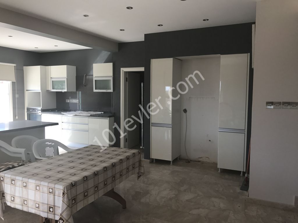 4 bedroom triplex villa in Famagusta