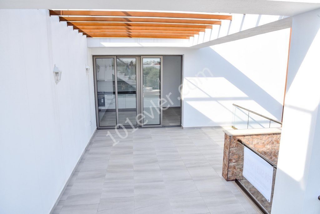 Turkish Title Apartment - 2 Bedroom Penthouse with shared pool in Zeytinlik