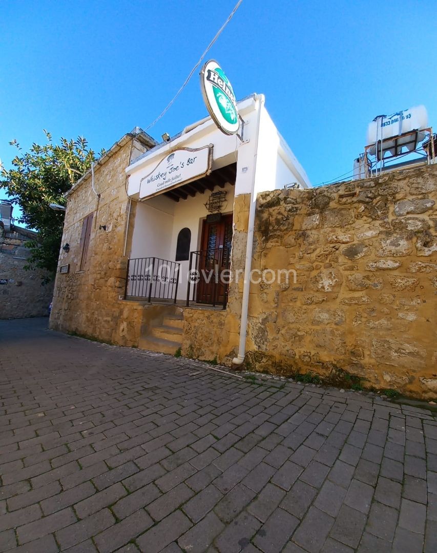 Commercial Property in the Heart to Kyrenia + 1 Bedroom Apartment 