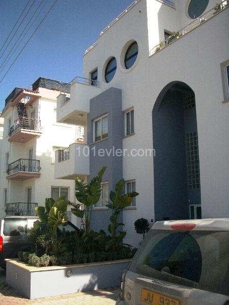 3+1 Wohnung Im Zentrum Von Kyrenia ** 