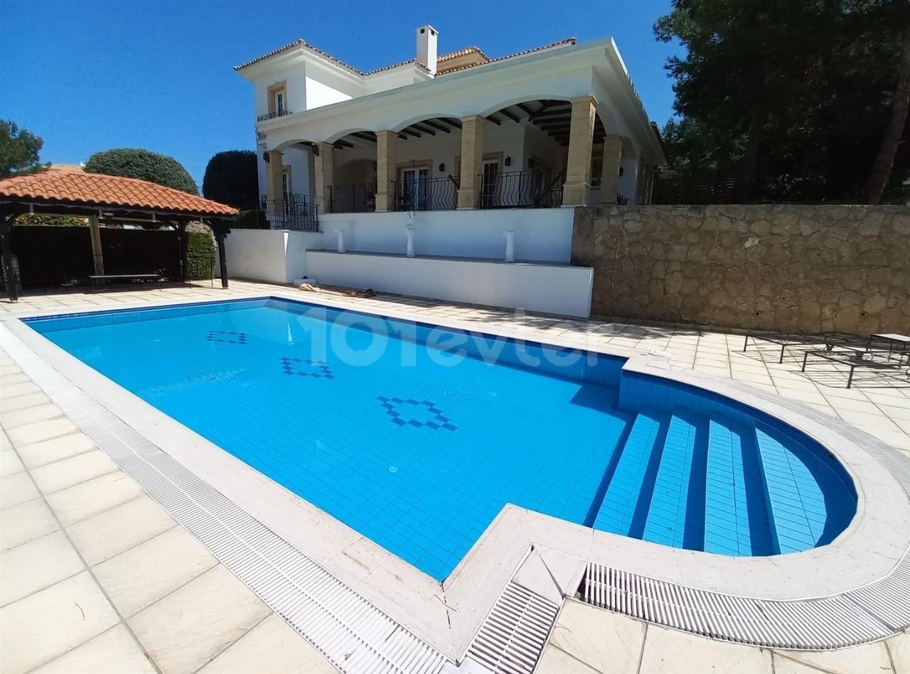 Esentepede 3 + 1 Villa Mit Pool ** 