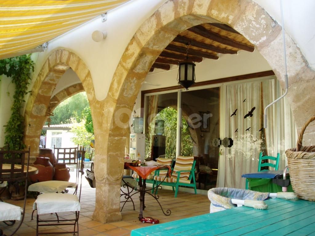 7 Bedroom Mini-Estate in the Heart of Karmi.