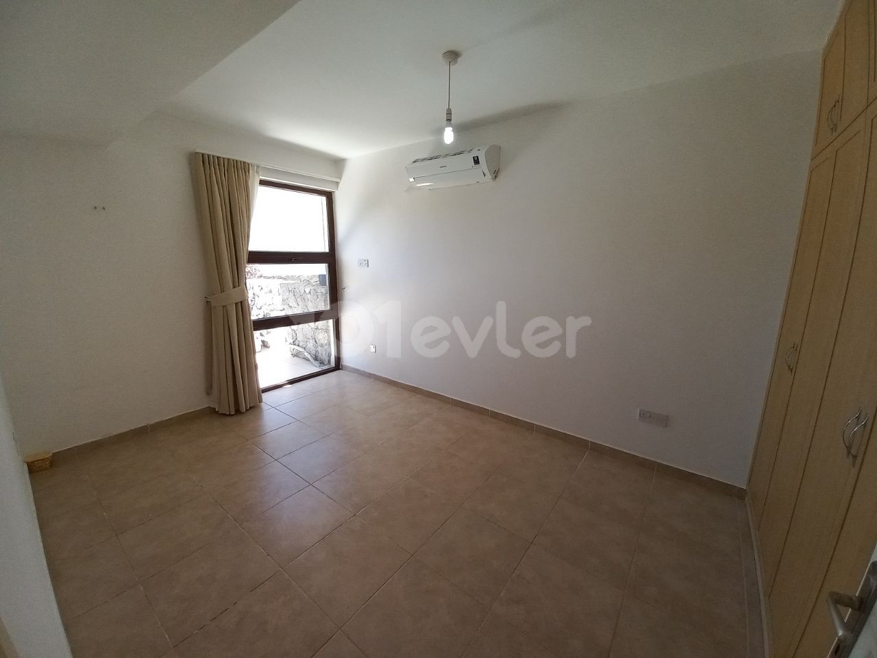 2 Bedroom Turkish Tile Apartment in Ozankoy