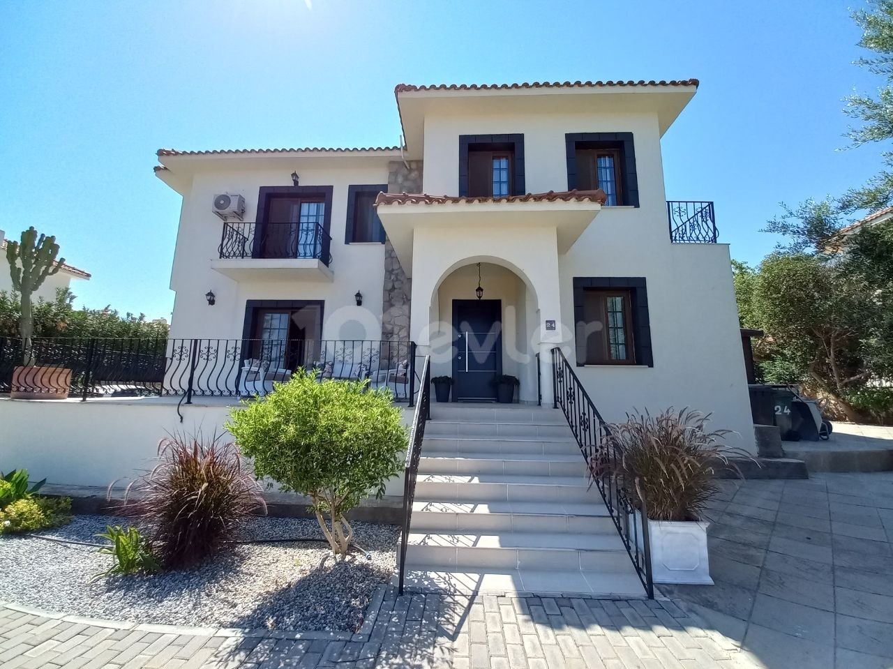 4 +1 Villa Mit Pool In Arapköy ** 