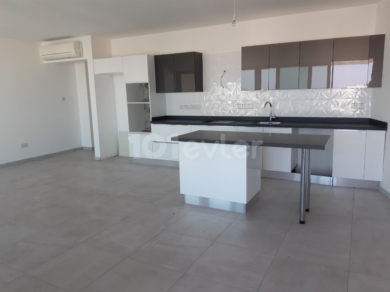 2 Bedroom Luxury Apartment in Kyrenia