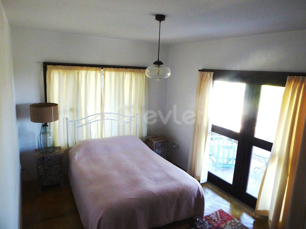 Pre-74 Title Deed -  3 Bedroom Traditional Villa! 