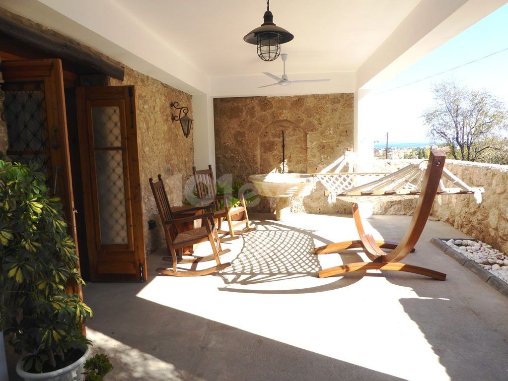 Pre-74 Title Deed -  3 Bedroom Traditional Villa! 