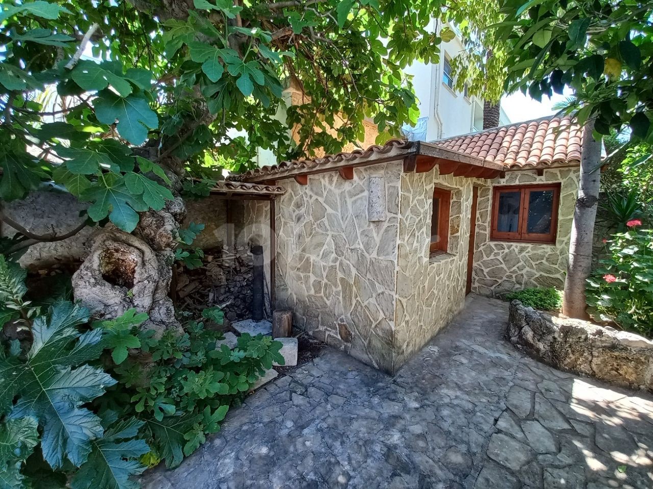 5 Bedroom Villa in Central Kyrenia - Pre-74 British Title Deed!