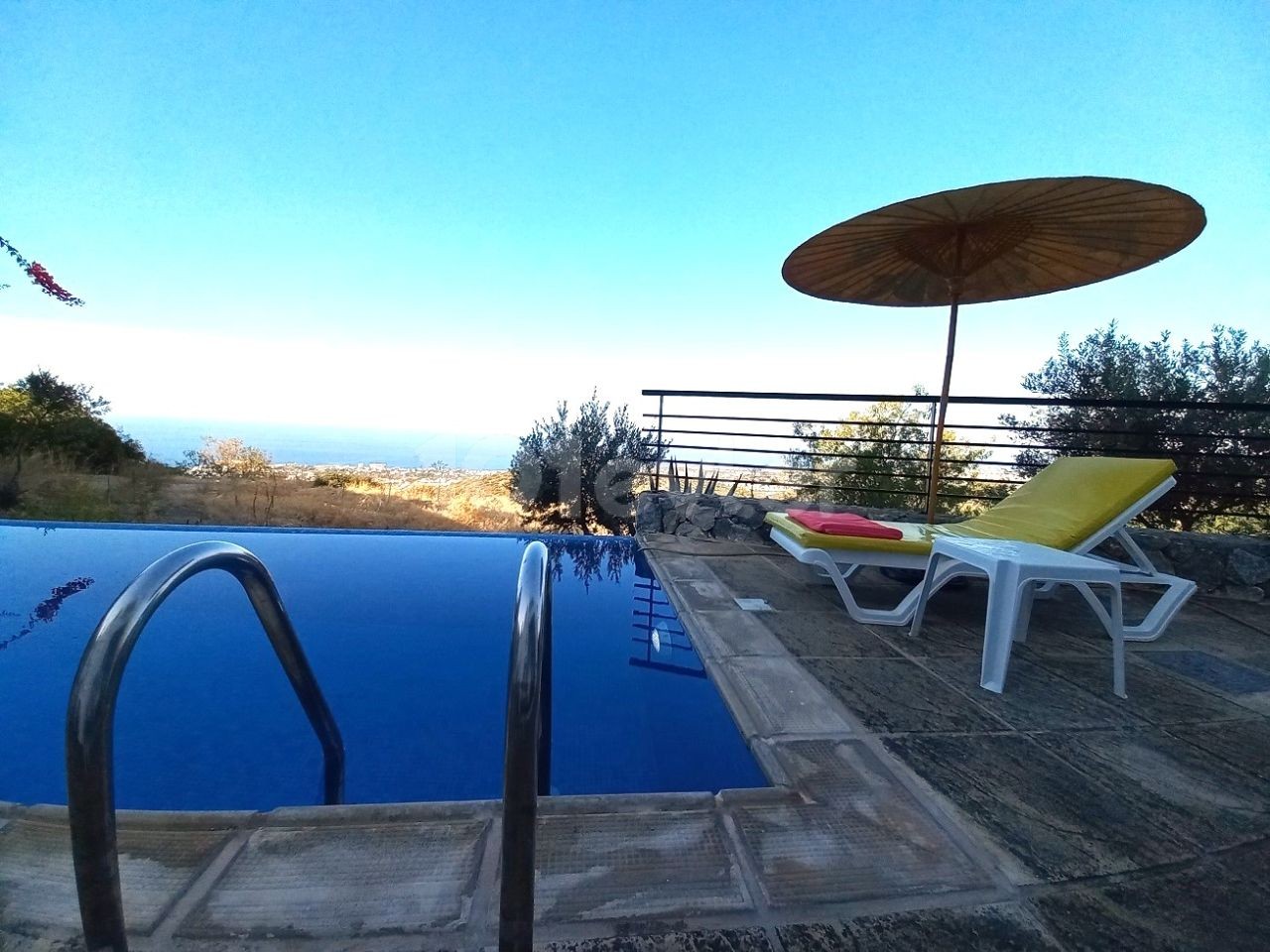 3+1 Villa mit Pool in Karmi - English Cob!