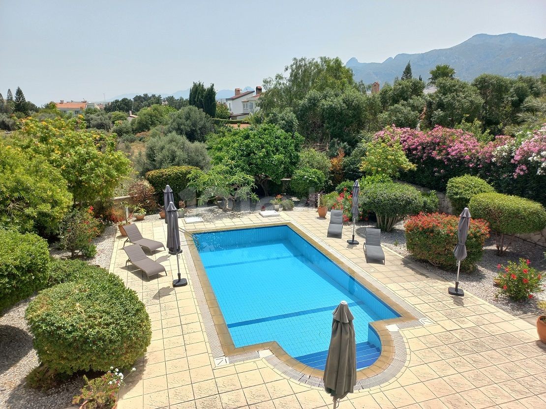 3 bedroom villa with pool for sale in Bellapais