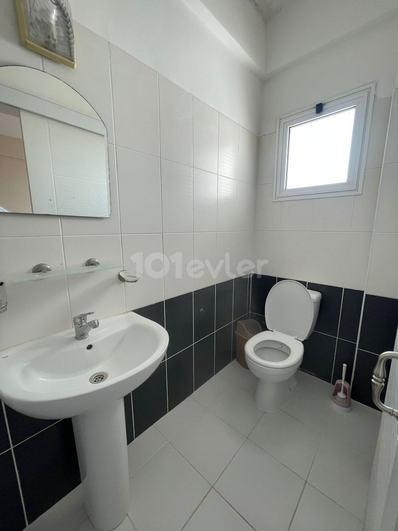 YENİBOĞAZİÇİNDE KİRALIK 3+1 PENTHOUSE