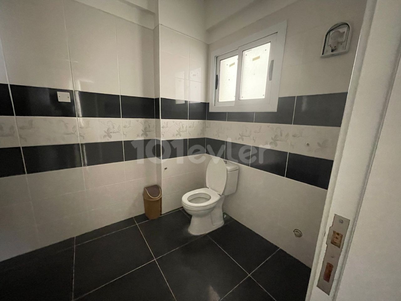 YENİBOĞAZİÇİNDE KİRALIK 3+1 PENTHOUSE