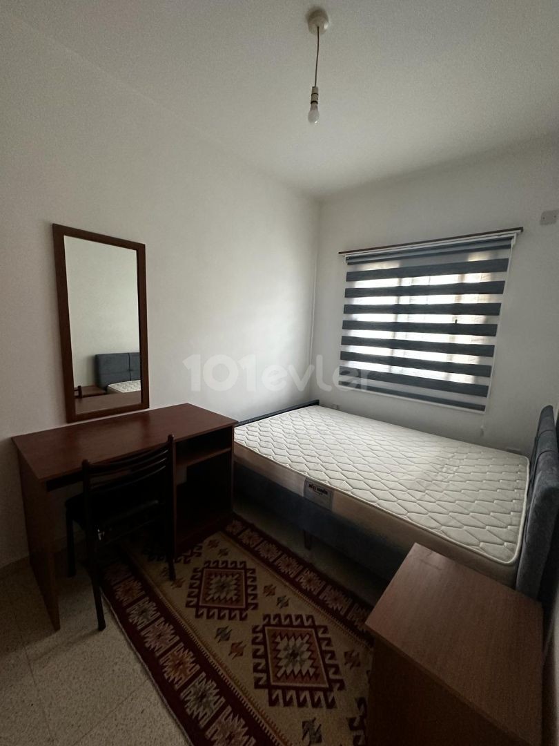 GAZİMAĞUSA TUZLA'DA ÖĞRNCİYE KİRALIK 2+1 DAİRE 11.500 TL