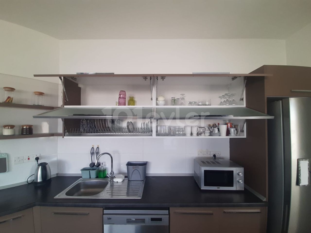 SPACIOUS CLEAN 2+1 FLAT FOR RENT WITH LARGE TERRACE AND BARBEQUE IN TUZLA