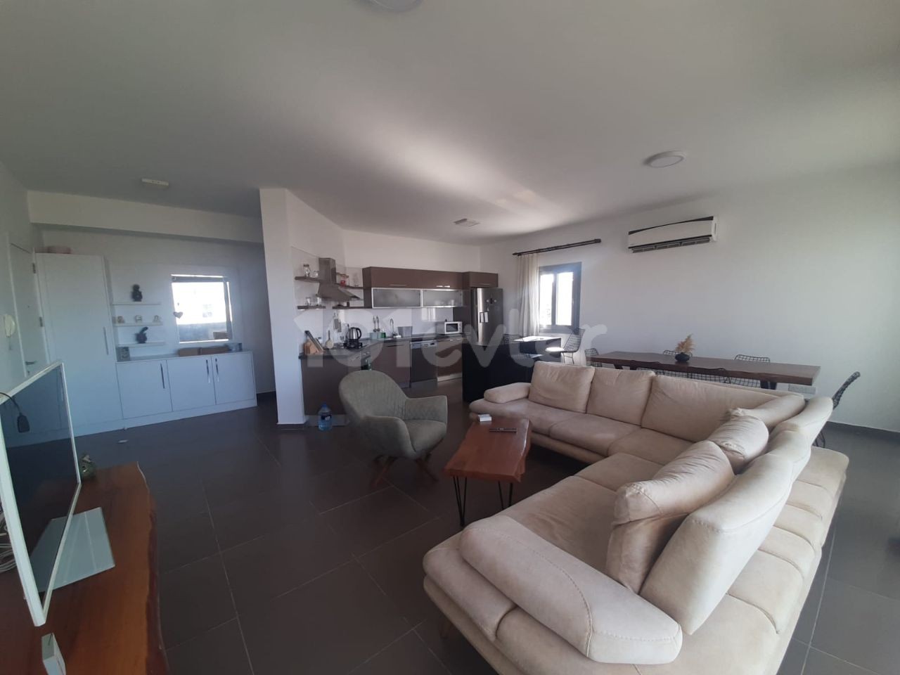 SPACIOUS CLEAN 2+1 FLAT FOR RENT WITH LARGE TERRACE AND BARBEQUE IN TUZLA