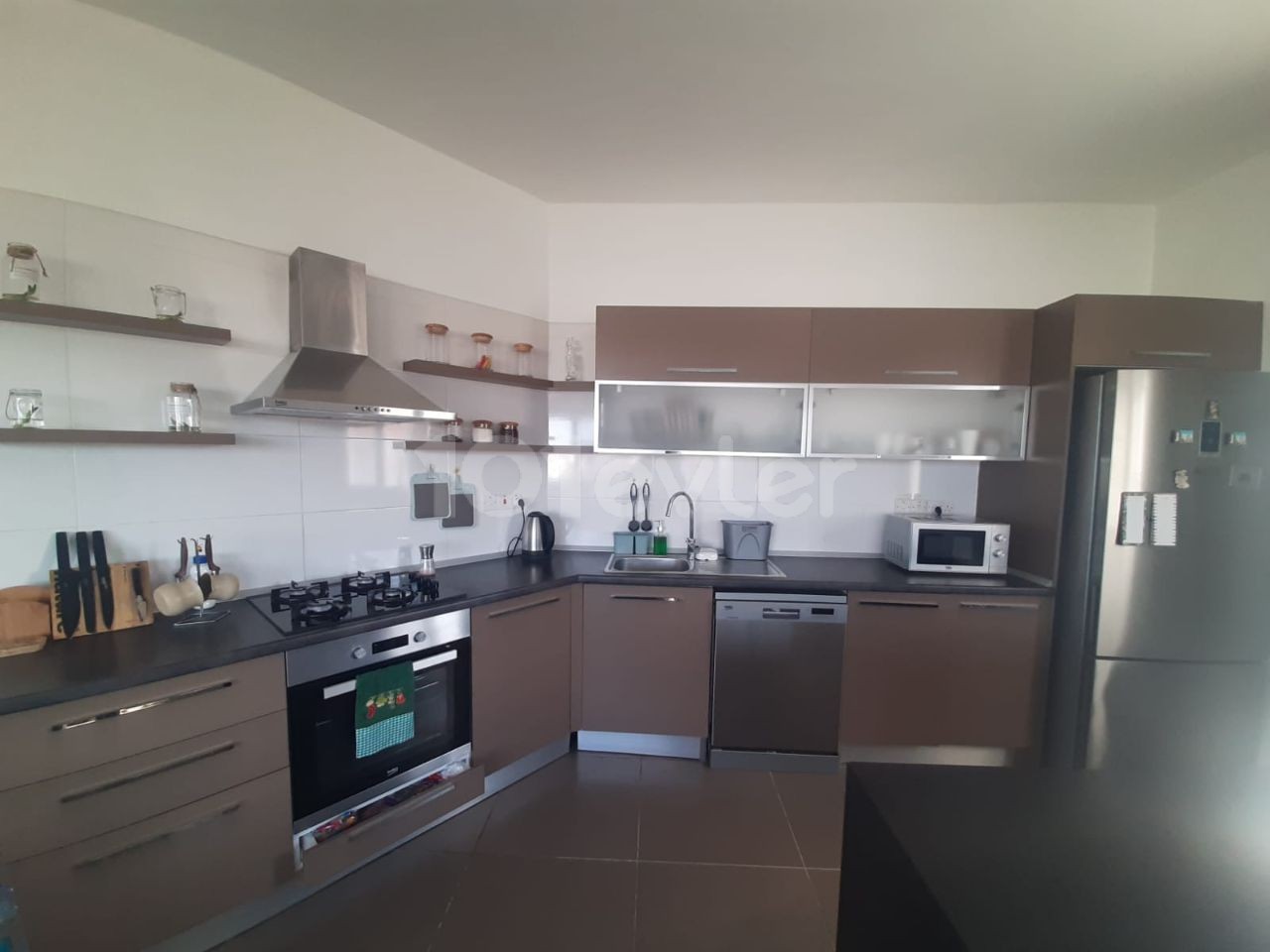 SPACIOUS CLEAN 2+1 FLAT FOR RENT WITH LARGE TERRACE AND BARBEQUE IN TUZLA