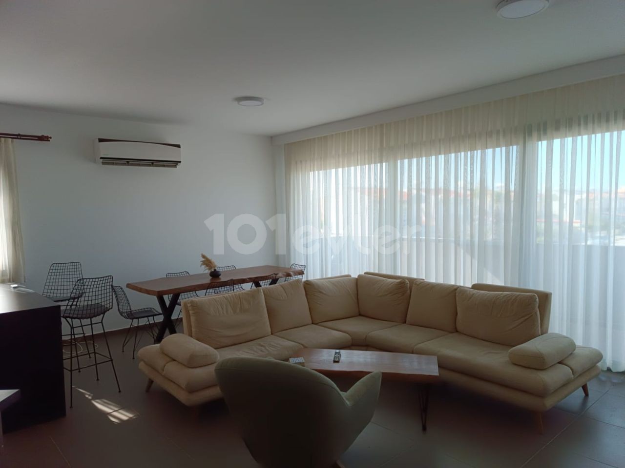 SPACIOUS CLEAN 2+1 FLAT FOR RENT WITH LARGE TERRACE AND BARBEQUE IN TUZLA