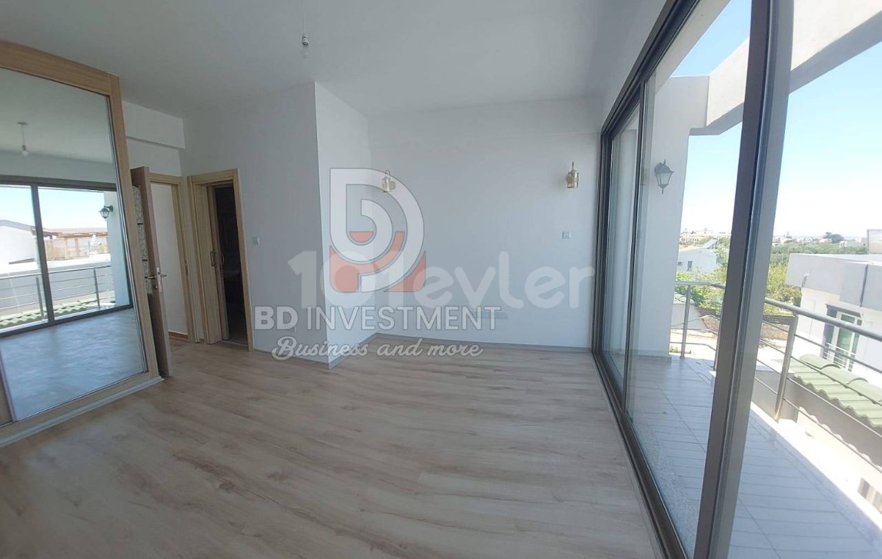 Triplex Villa Is Located Both In The Center And In A Quiet Location... ** 