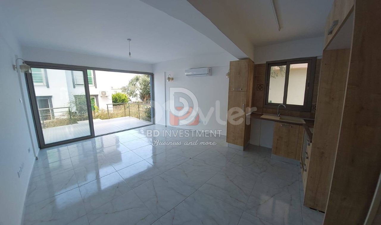 Triplex Villa Is Located Both In The Center And In A Quiet Location... ** 