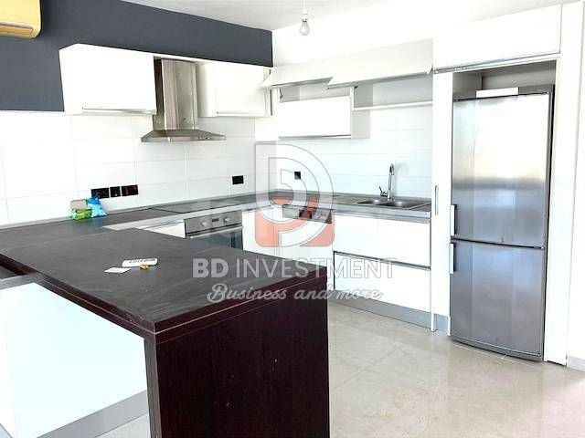 A Spacious Apartment In Both The Center And a Quiet Location ** 