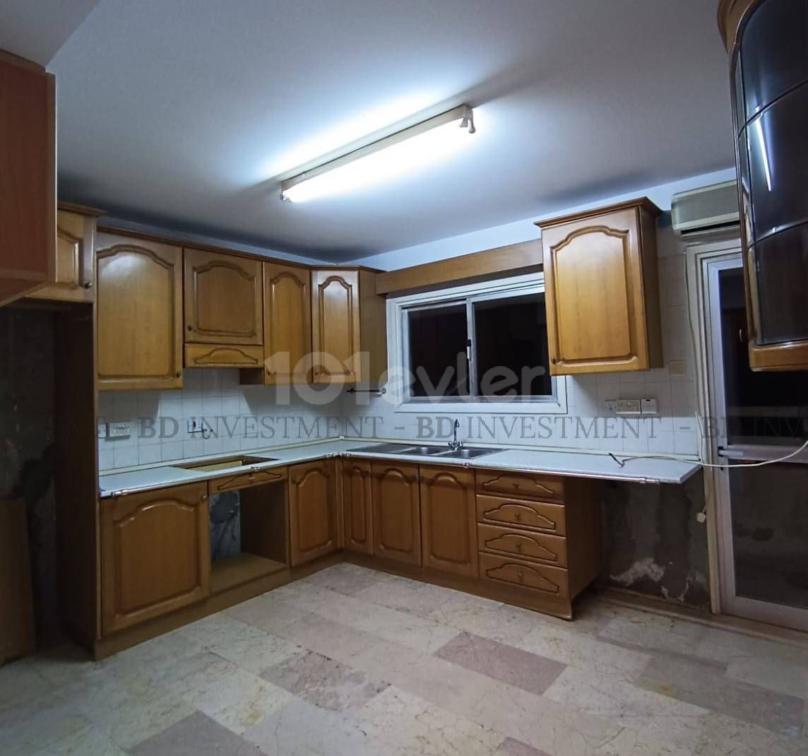 Dereboyu'nda Ticari İzinli 140 m² Daire