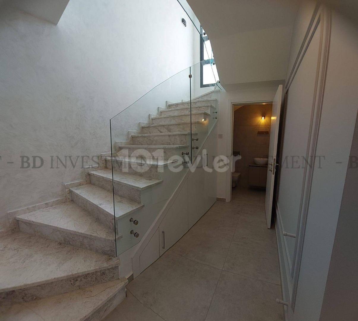 Fully Detached 4+1 Luxury Villa in Kermiya