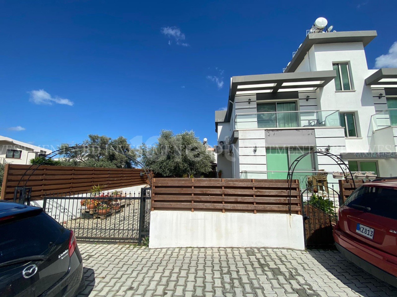 Perfect Location 3+1 dublex Twin Villa with Garden in Zeytinlik, Girne