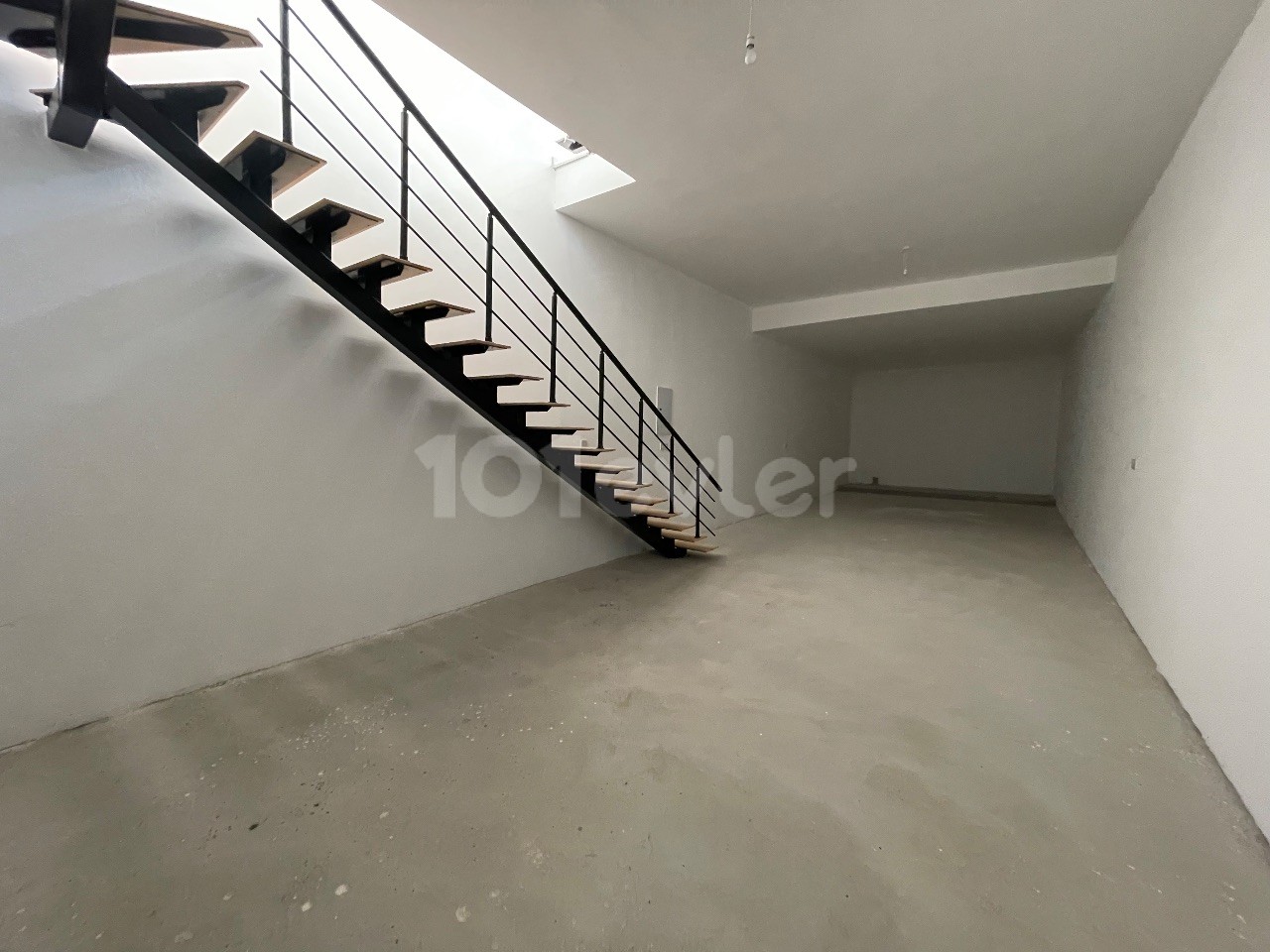 SENDE-storey spacious SHOP FOR SALE ON KARAOGLANoglu STREET ** 