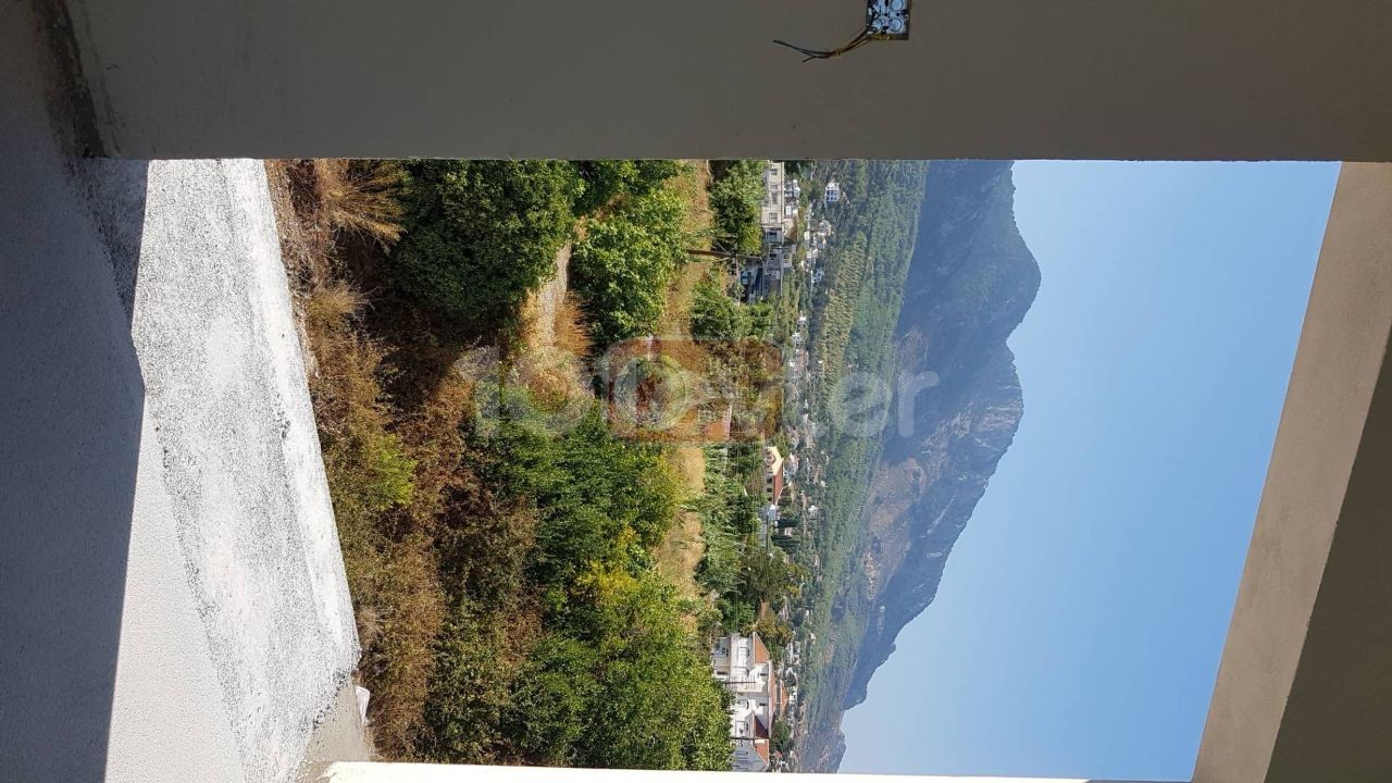 2+1 Flat With A Garden and Mountain View For Sale In Lapta