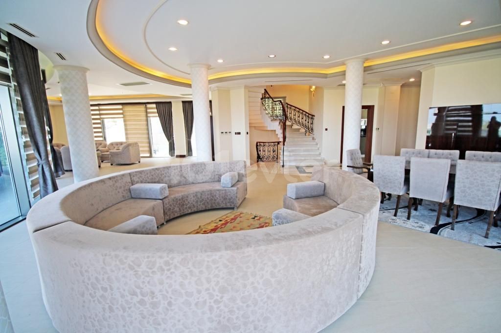 5+1 Luxury Mansion With Pool In Edremit, Kyrenia