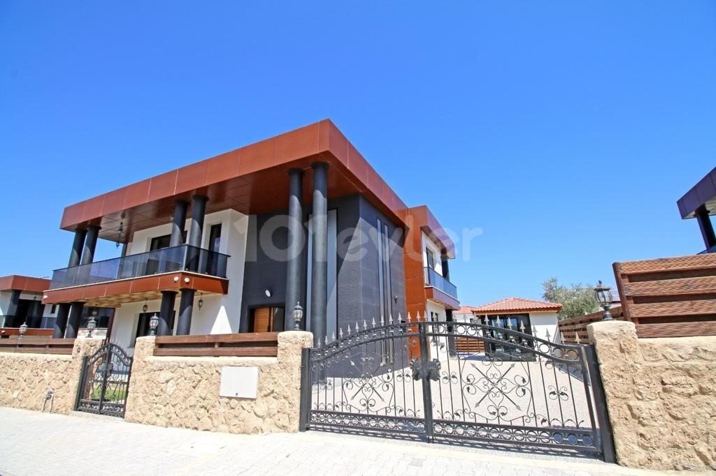 Villa mit privatem Pool mit Kamin und Garten zum Verkauf in Kyrenia - Karakum ** 