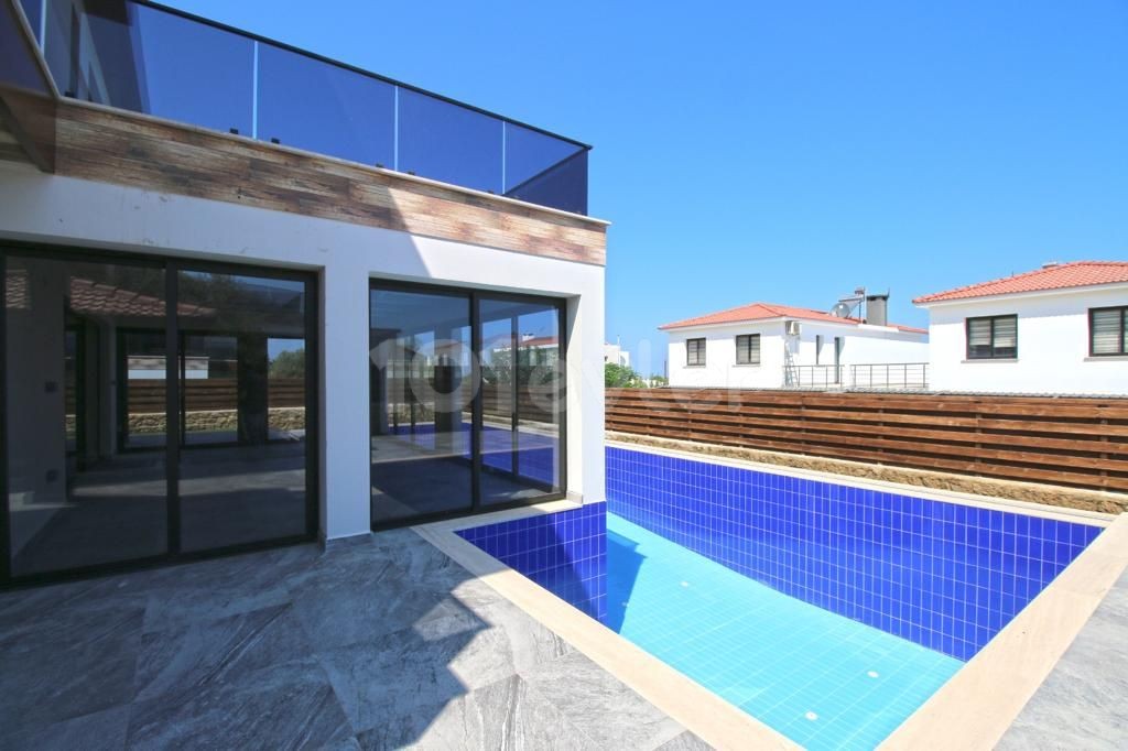 Villa mit privatem Pool mit Kamin und Garten zum Verkauf in Kyrenia - Karakum ** 