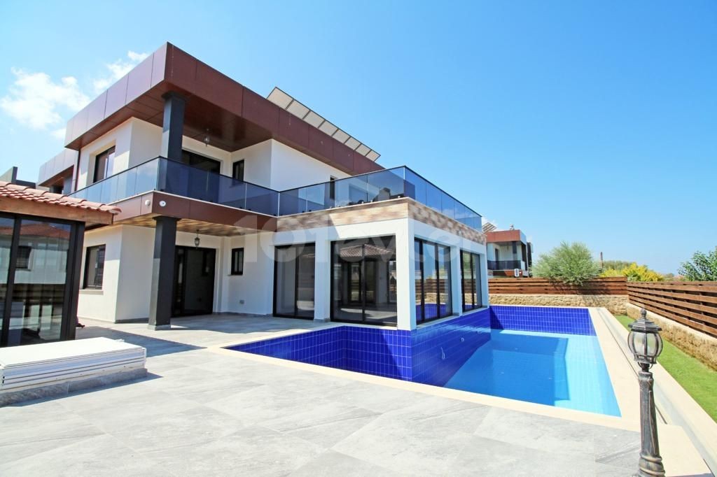 Villa mit privatem Pool mit Kamin und Garten zum Verkauf in Kyrenia - Karakum ** 