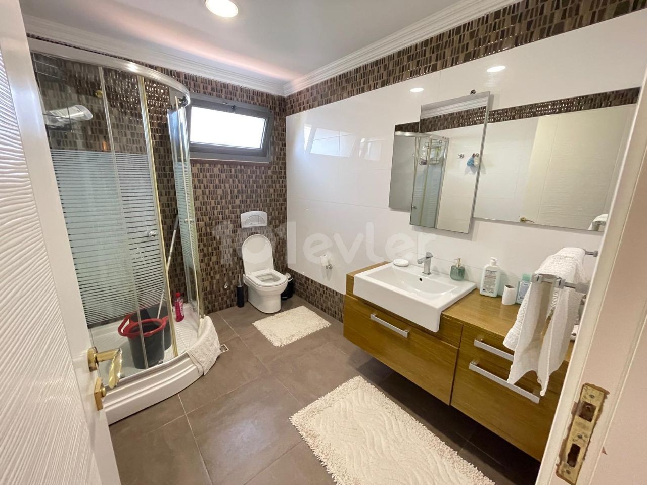 4 + 1 Luxusvilla mit Pool in Kyrenia-Zentrum ** 