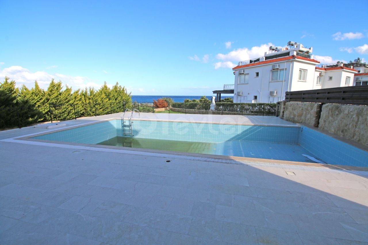 3+1 Luxury Villa by the Sea in Girne - Lapta