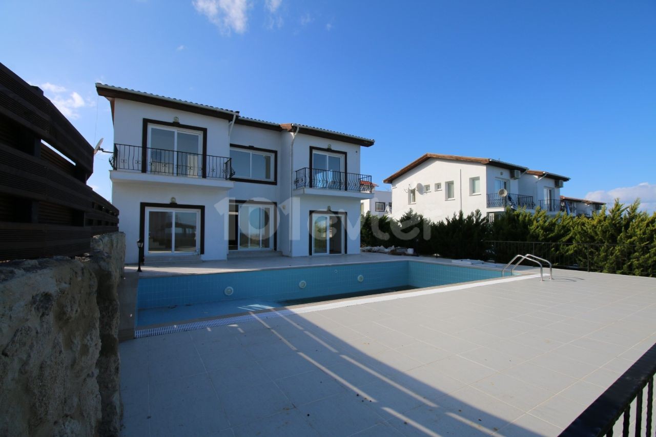 3+1 Luxury Villa by the Sea in Girne - Lapta