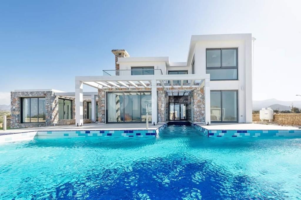 5+1 Luxury Villa With Special Design Ensuite In Tatlısu