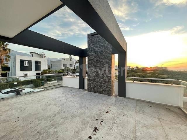 3+1 Villa Mit Herrlichem Privatpool Zum Verkauf In Kyrenia Chatalköy ** 