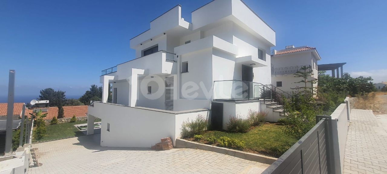 Girne Karamanda 3+1 Muhteşem Villa