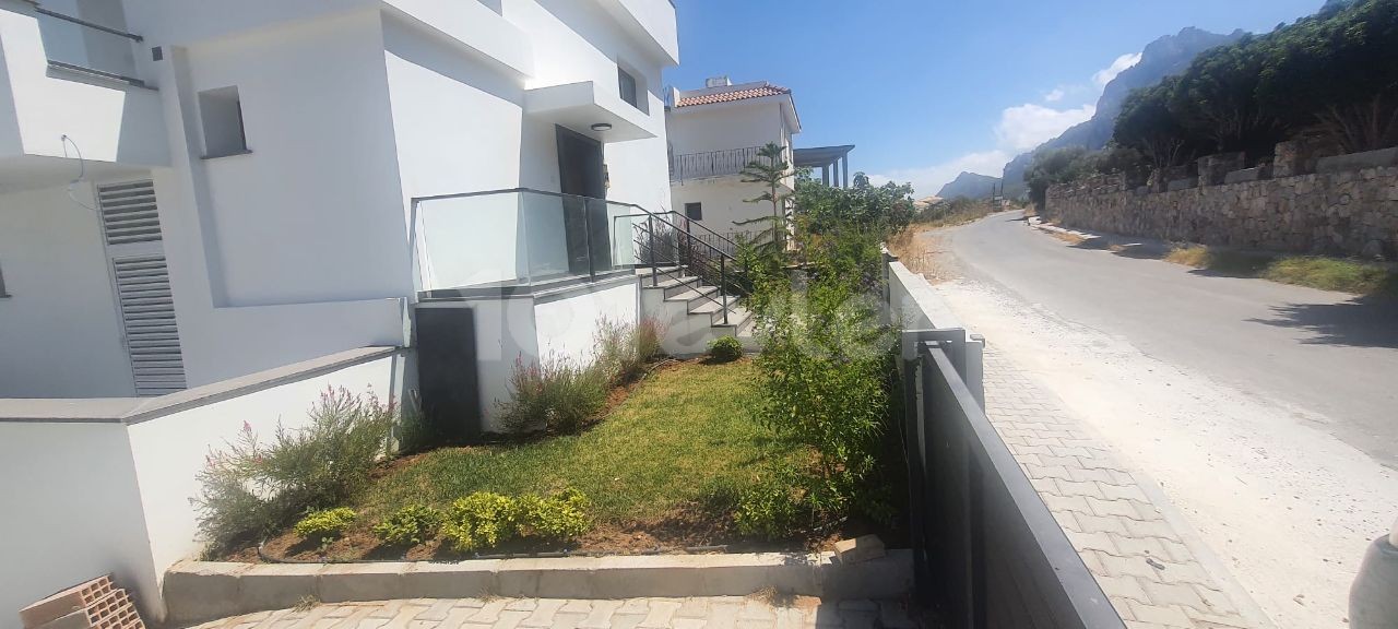 Girne Karamanda 3+1 Muhteşem Villa