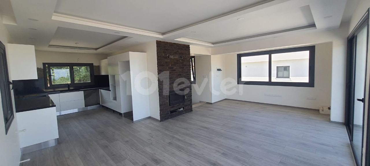 Girne Karamanda 3+1 Muhteşem Villa