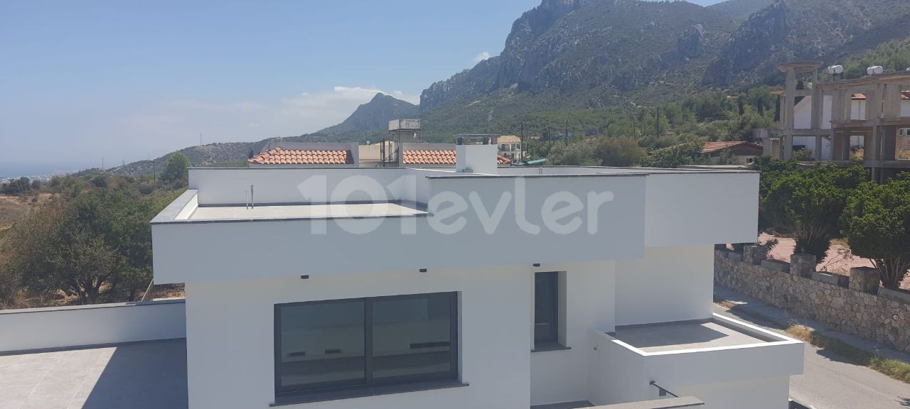 Girne Karamanda 3+1 Muhteşem Villa