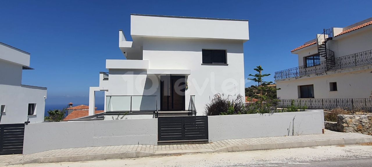 3+1 Wunderschöne Villa In Kyrenia Karamanda ** 