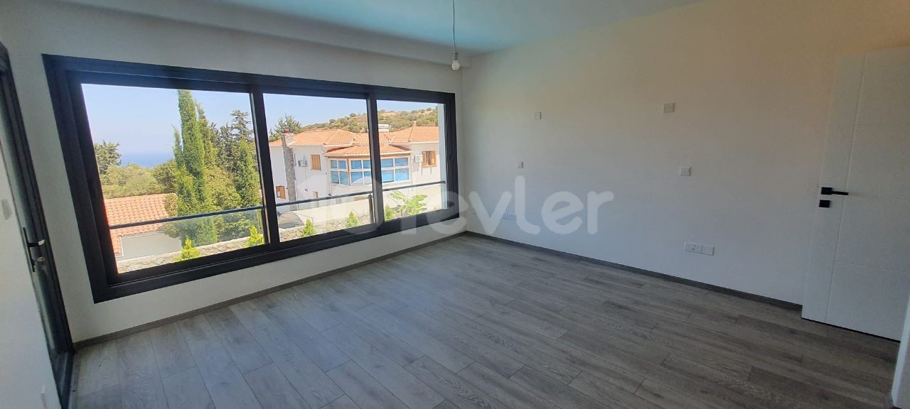 Kyrenia Karamanda 3 + 1 Magnificent Villa ** 