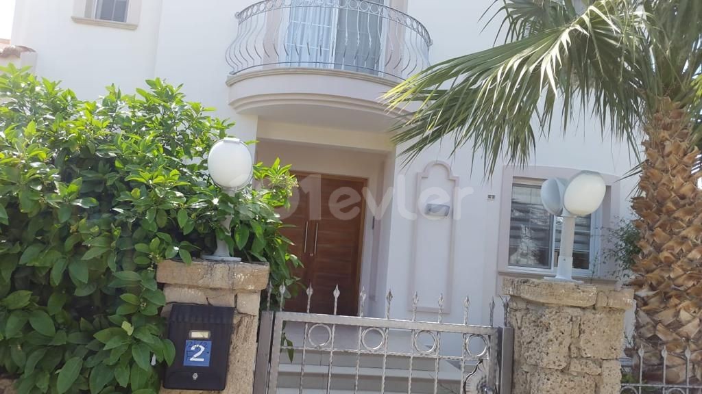 Girne Alsancak'ta Kiralık Lüks Villa