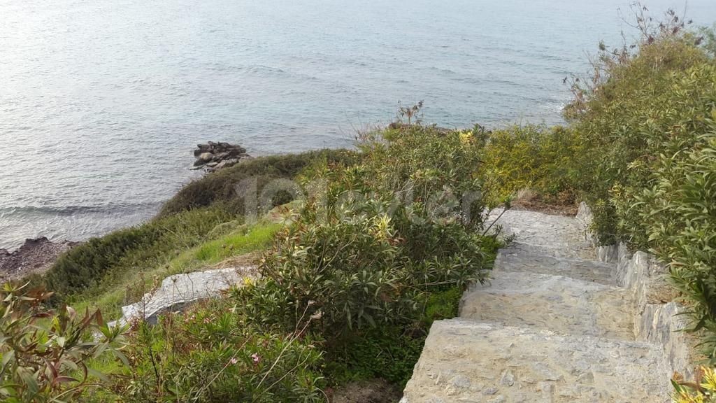 Girne Alsancak'ta Kiralık Lüks Villa